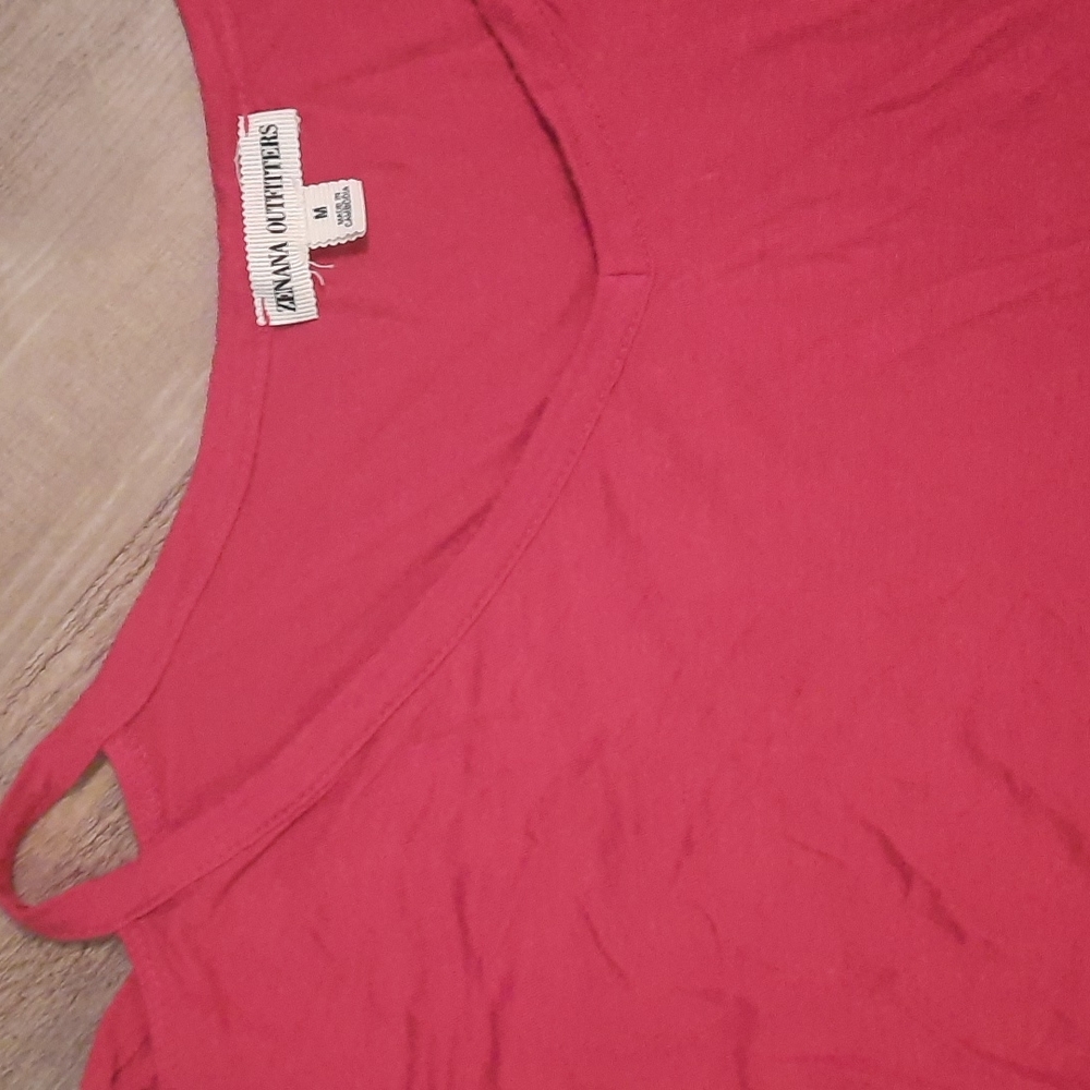 Cold shoulder top - Picture 2 of 4